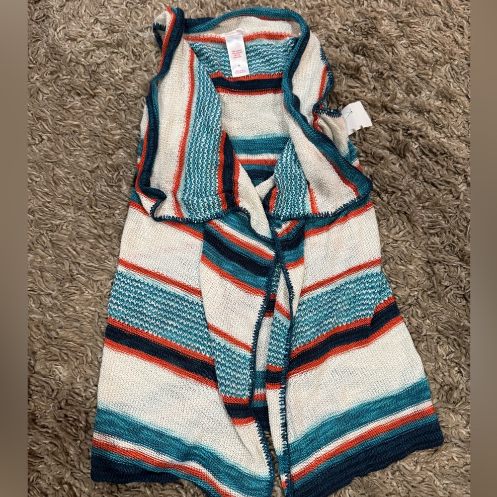 Xhilaration vest size L nwt